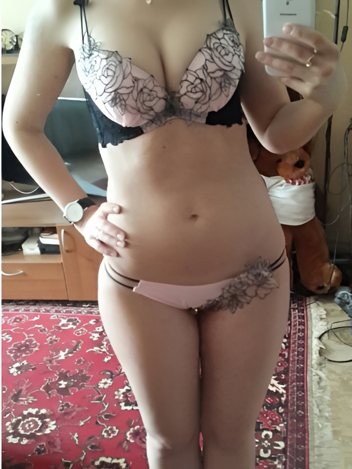 Софи привлекальеная девушка из Московского цена от 3000 руб