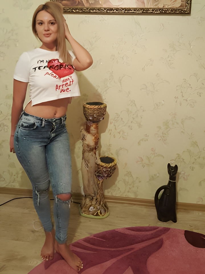 Юлия привлекальеная девушка из Московского цена от 1500 руб