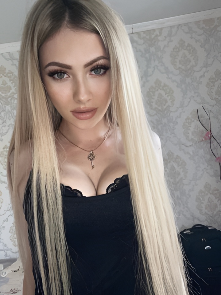 Юстина привлекальеная девушка из Московского цена от 2500 руб