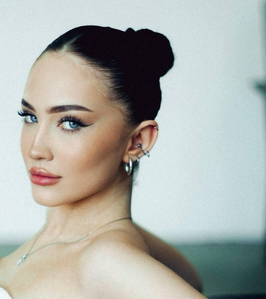 Светик привлекальеная девушка из Московского цена от 6000 руб