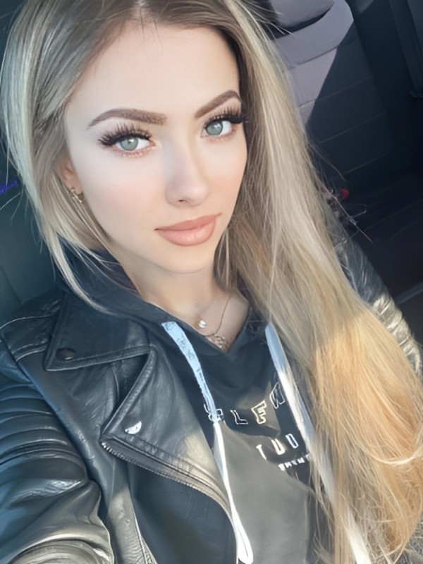 Елена привлекательная девушка из Московского цена от 5000 руб