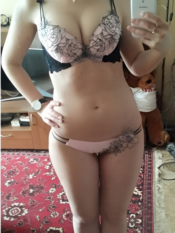 Софи привлекательная девушка из Московского цена от 3000 руб