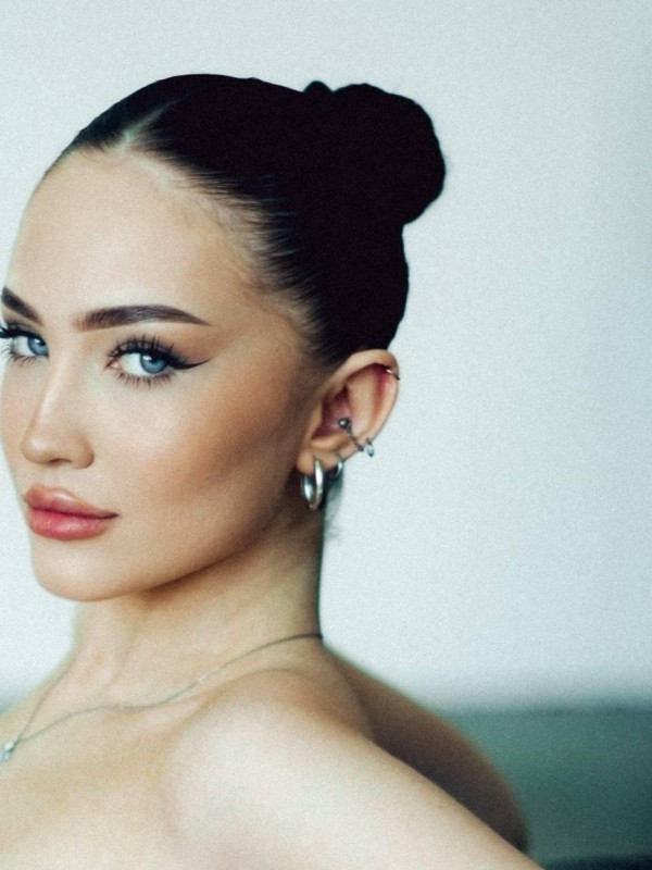 Светик привлекательная девушка из Московского цена от 6000 руб